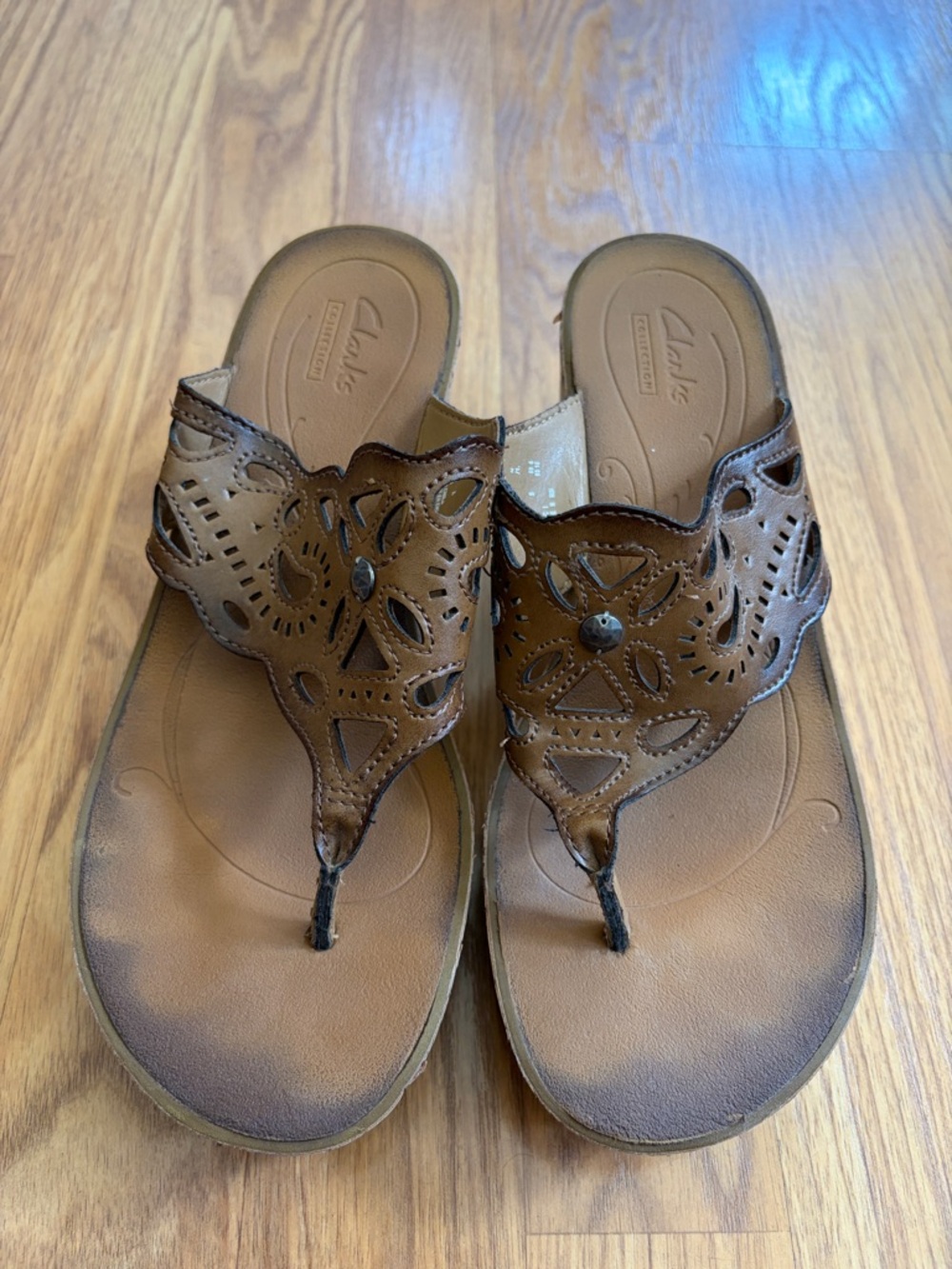 Clarks Sandals Shoes Leather Cutout Thong Sandals Size 8